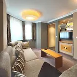 Gruetter Luxury شقة ايشجل