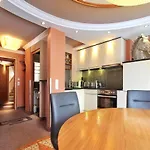 Gruetter Luxury ايشجل